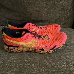 ASICS Air Gel Tri Noosa worn great condition!!